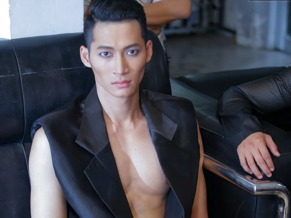 tùng win tác giả